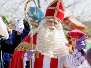 De Grote Sinterklaasfilm: Gespuis in de Speelgoedkluis